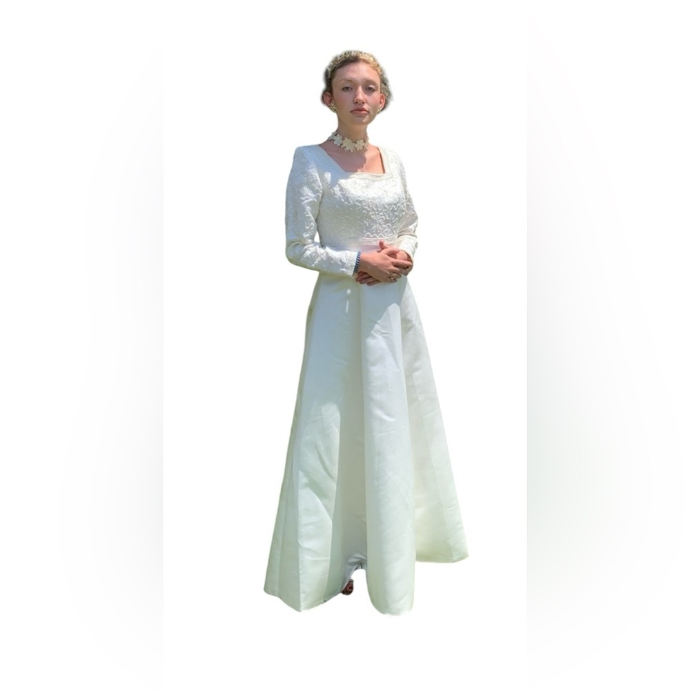Vintage Stone Ferris Milestone silken/beaded wedding dress